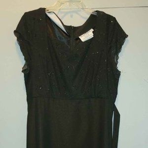 Formal Fashions Black Dress